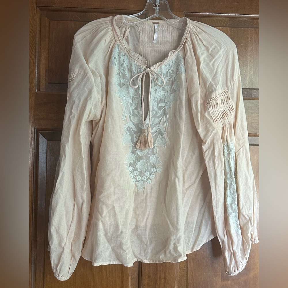 Free People peach blouse with embroidery and lace XS $128